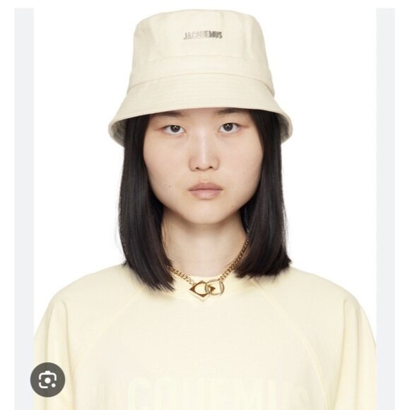JACQUEMUS Le Bob Gadjo in Off White Hat Bucket - Picture 1 of 7
